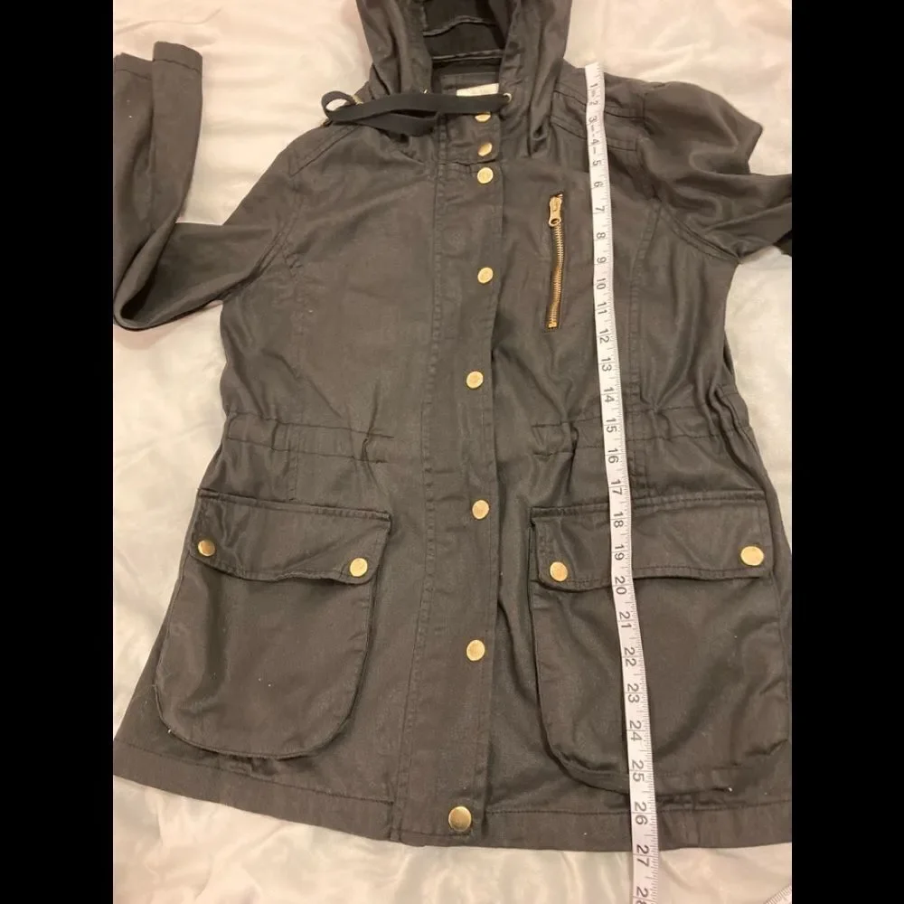 Forever 21 Black Cinch Waist City Zipper Jacket W Hood & Gold Accents S - Picture 12 of 12